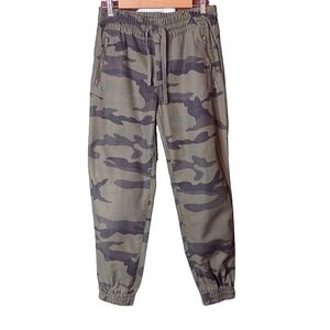Tna Aritzia camo joggers elastic drawstring waist S